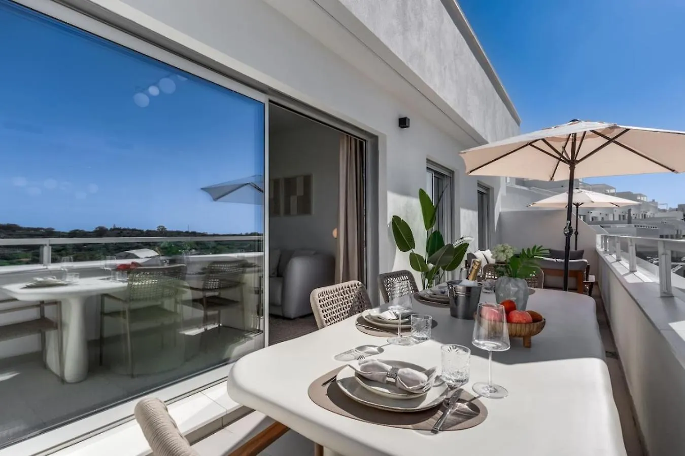 Brand New Penthouse In Εστεπόνα