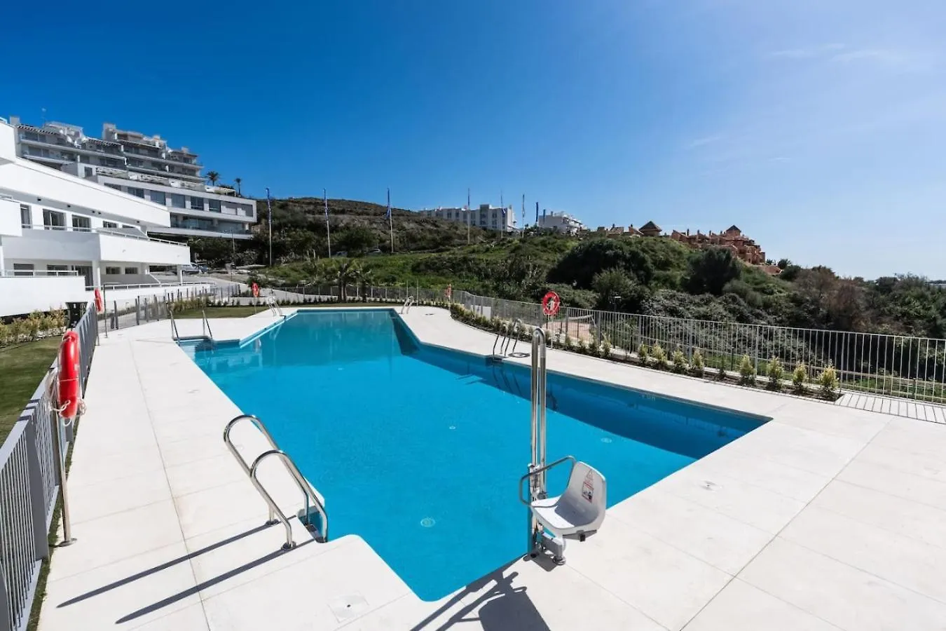 Brand New Penthouse In Εστεπόνα