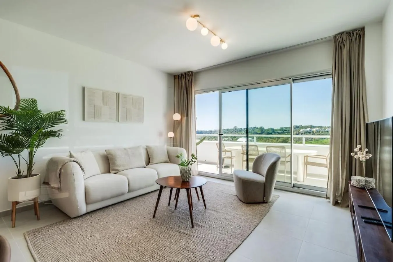 Brand New Penthouse In Εστεπόνα Διαμέρισμα
